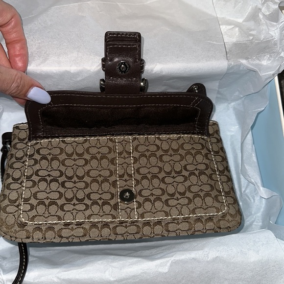 Coach wristlet. Perfect condition. Like new! - Picture 4 of 5
